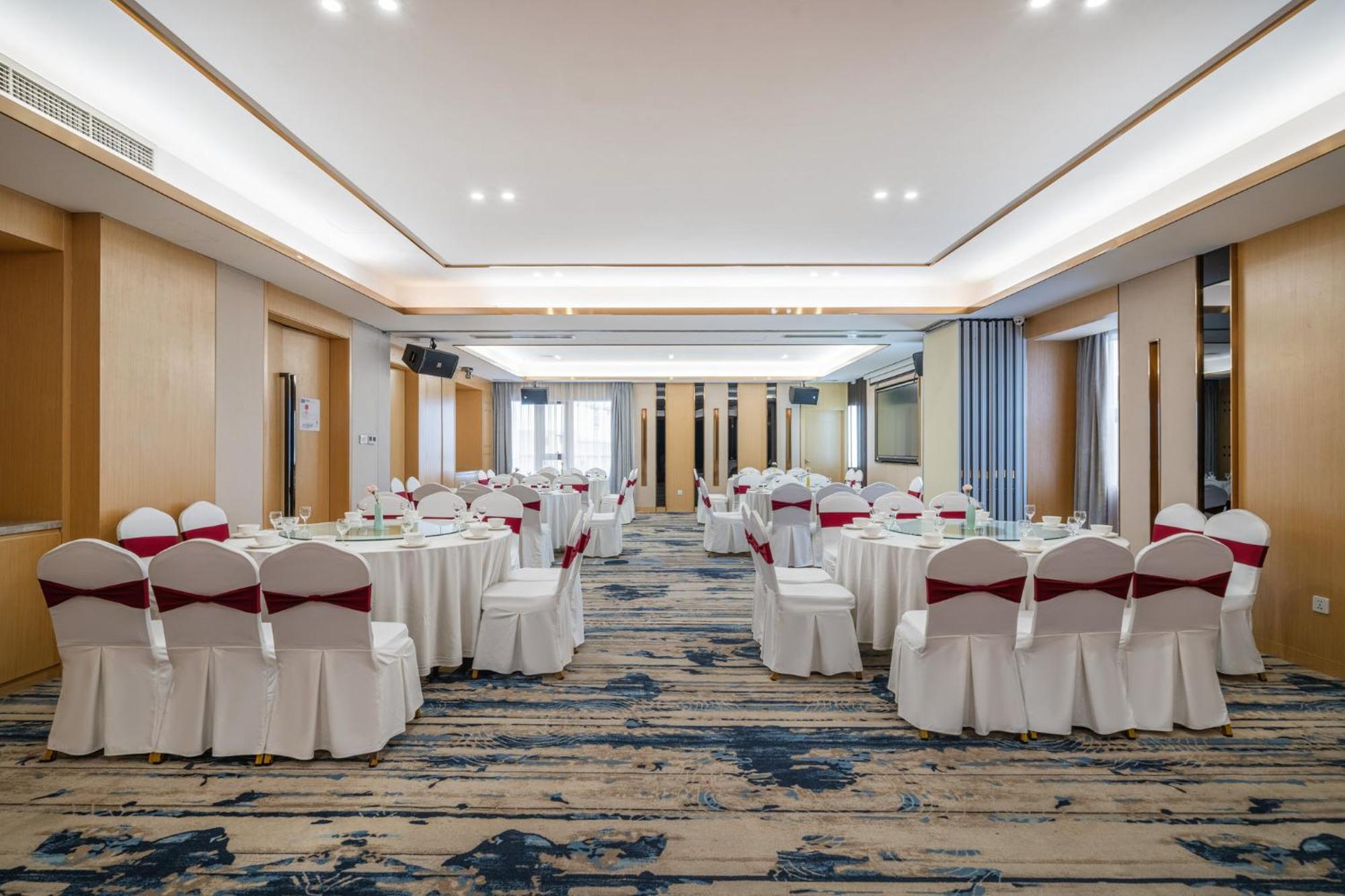 Holiday Inn Express Chengdu Tianhe By Ihg Pixian Exterior foto